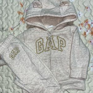 Baby Gap Hoodie + pants ⭐️